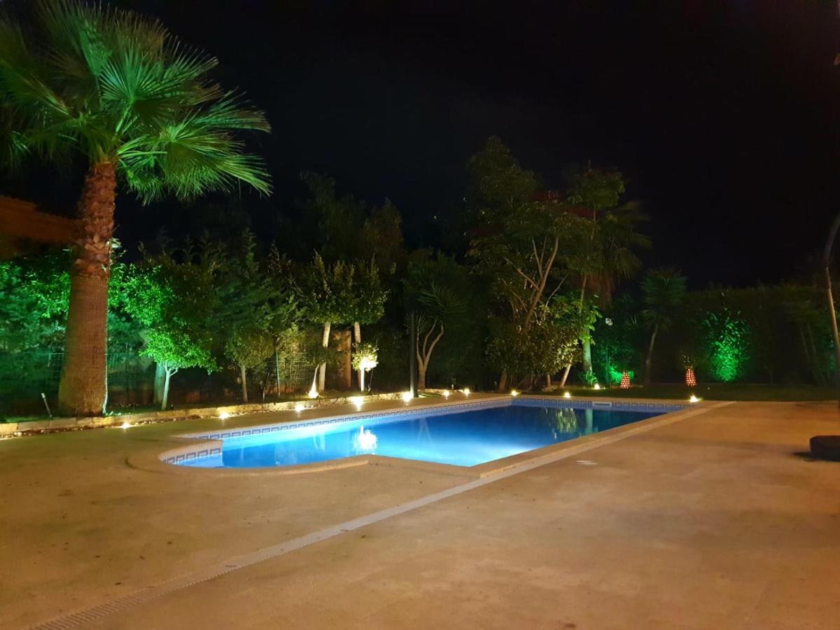 Villa Svim, Walking Distance To The Beach! マルベーリャ エクステリア 写真
