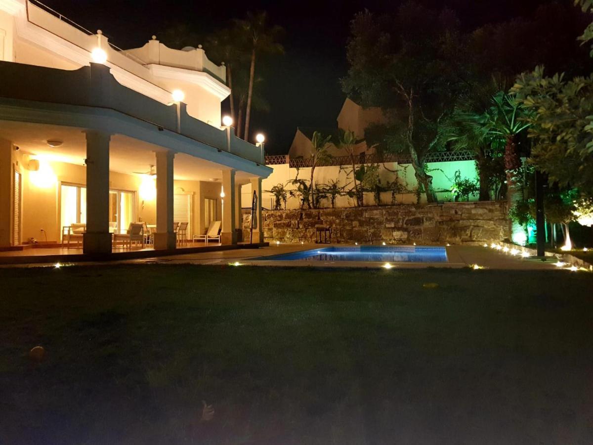 Villa Svim, Walking Distance To The Beach! マルベーリャ エクステリア 写真