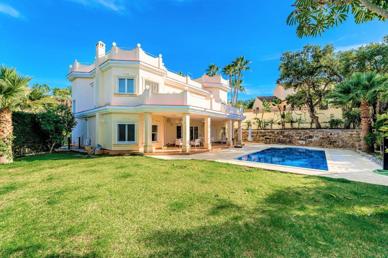 Villa Svim, Walking Distance To The Beach! マルベーリャ エクステリア 写真