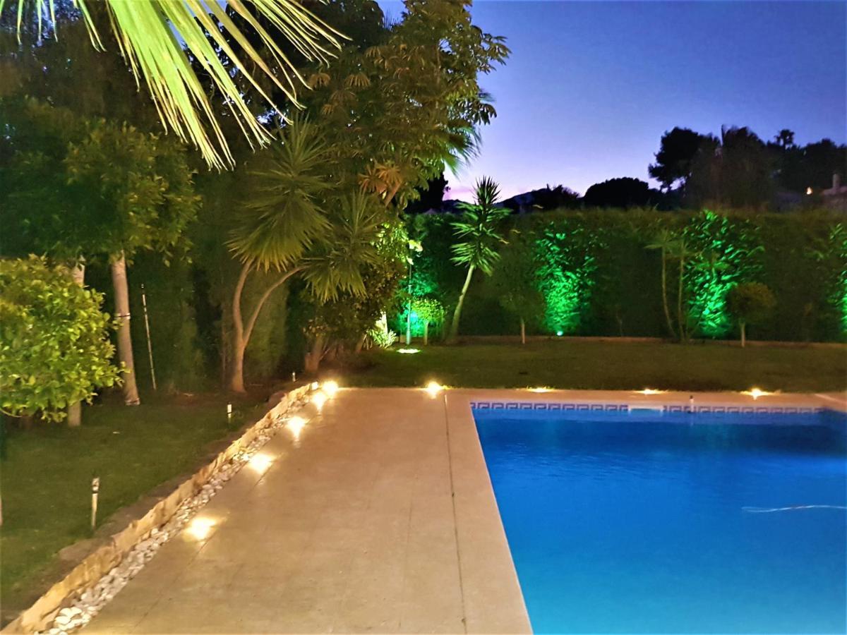 Villa Svim, Walking Distance To The Beach! マルベーリャ エクステリア 写真
