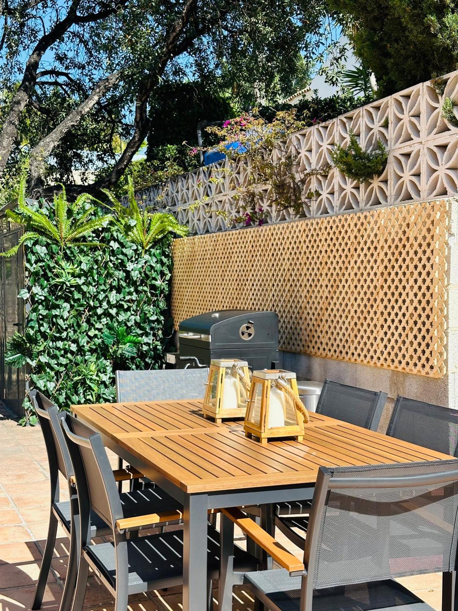 Villa Svim, Walking Distance To The Beach! マルベーリャ エクステリア 写真