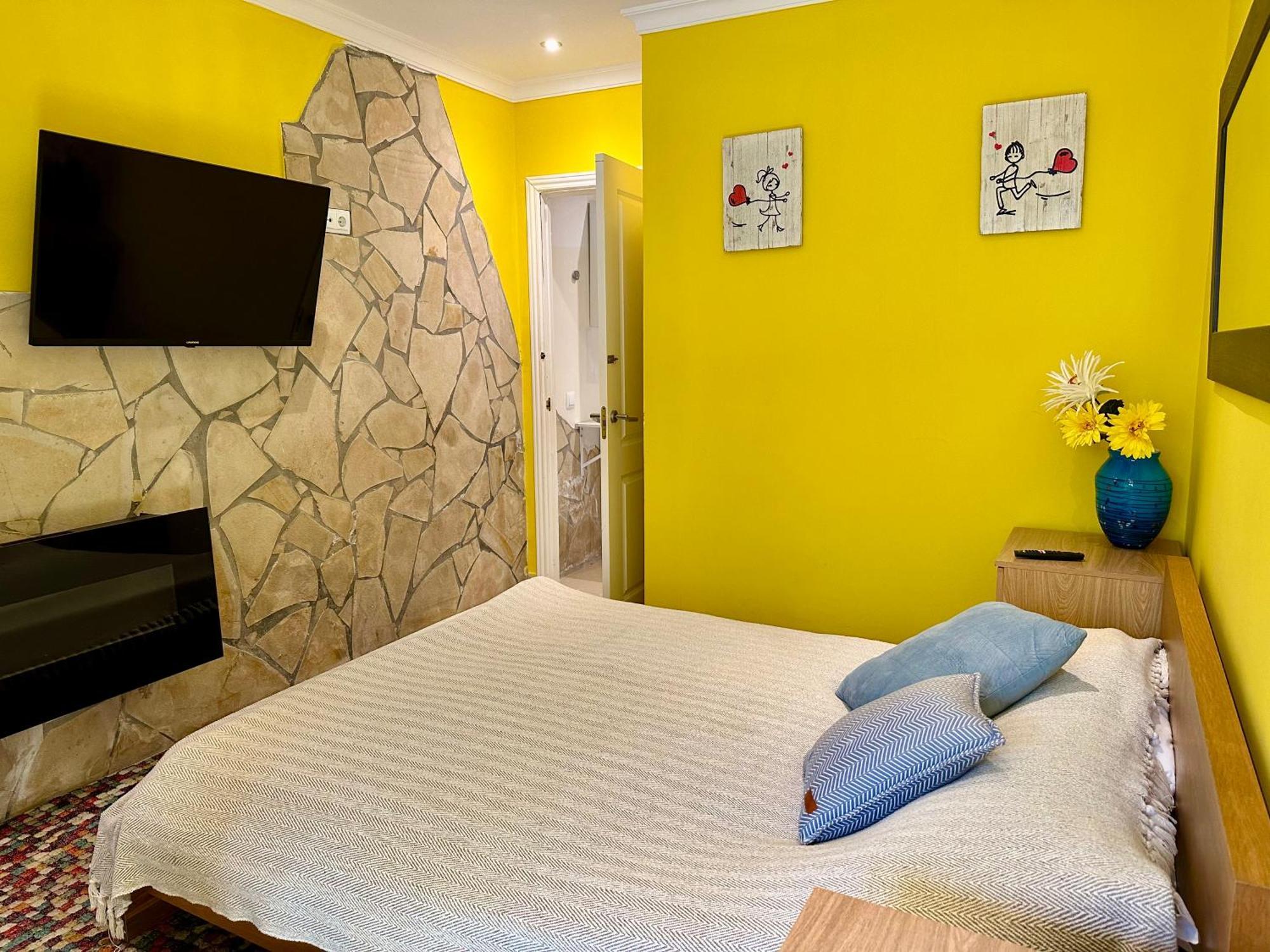 Villa Svim, Walking Distance To The Beach! マルベーリャ エクステリア 写真