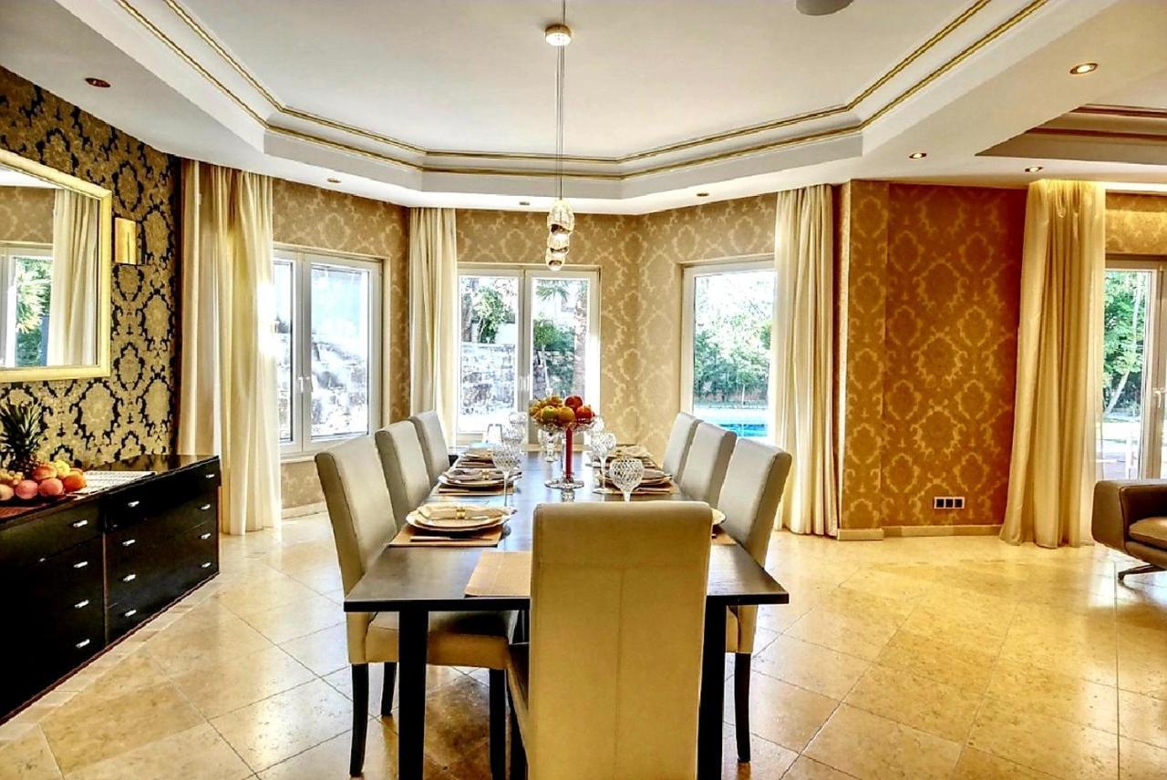 Villa Svim, Walking Distance To The Beach! マルベーリャ エクステリア 写真